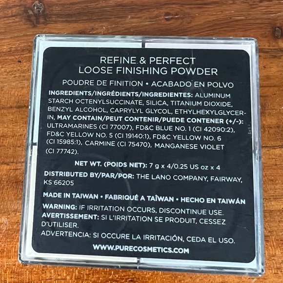 NWB PURE COSMETICS Refine & Perfect Loose Finishing Powder‎ - Picture 3 of 8